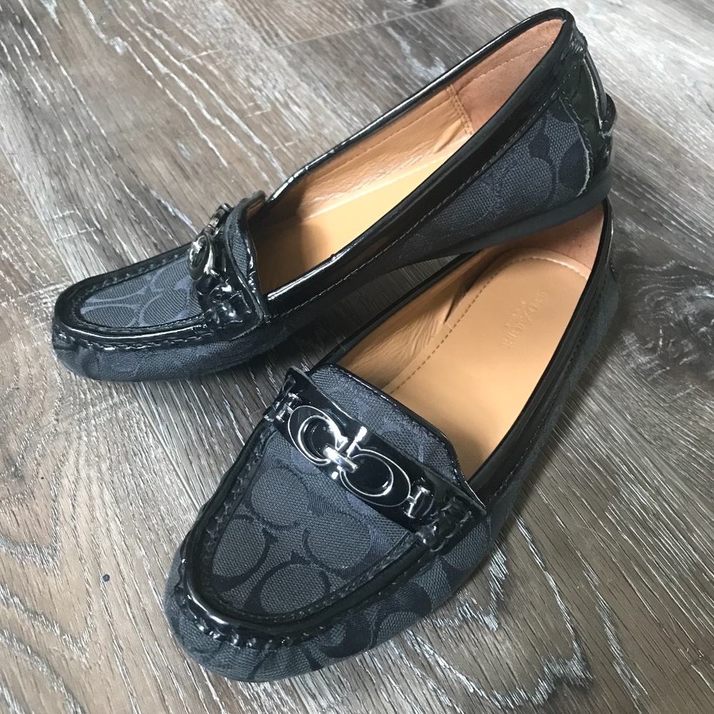 Coach Size 7 Fortunata black signature canvas and patent leather loafer